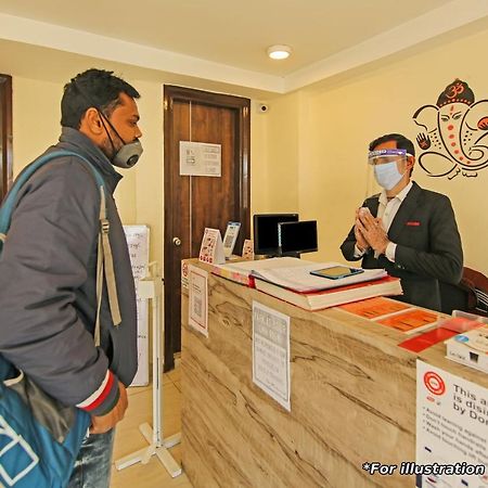 Oyo Flagship 86605 Hotel The Meriton アーメダバード エクステリア 写真
