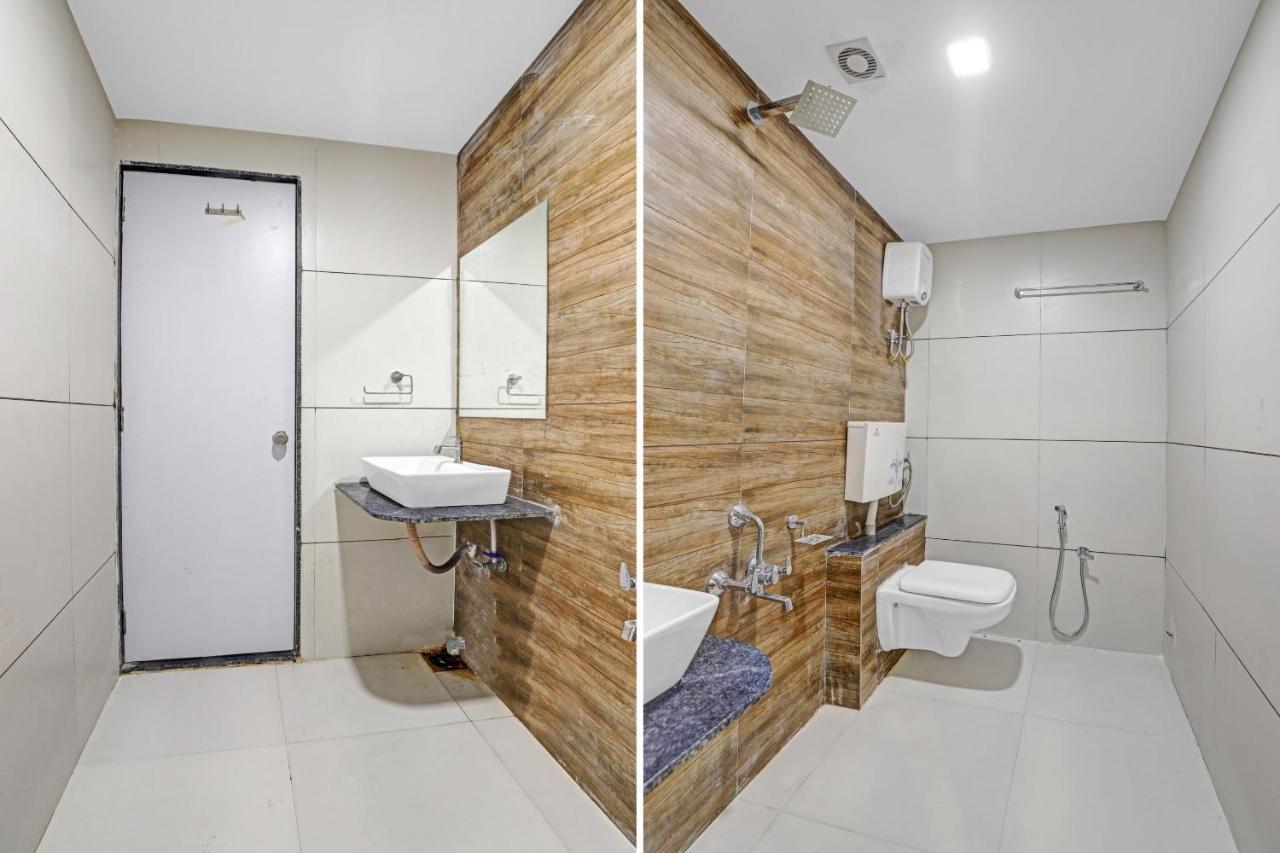 Oyo Flagship 86605 Hotel The Meriton アーメダバード エクステリア 写真